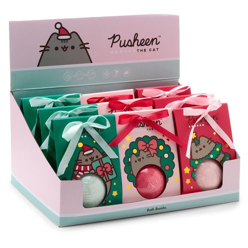 Christmas pusheen bath bombs